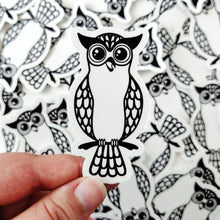 Laden Sie das Bild in den Galerie-Viewer, Owl | 3-inch Waterproof Sticker - Scaredy Cat Studio
